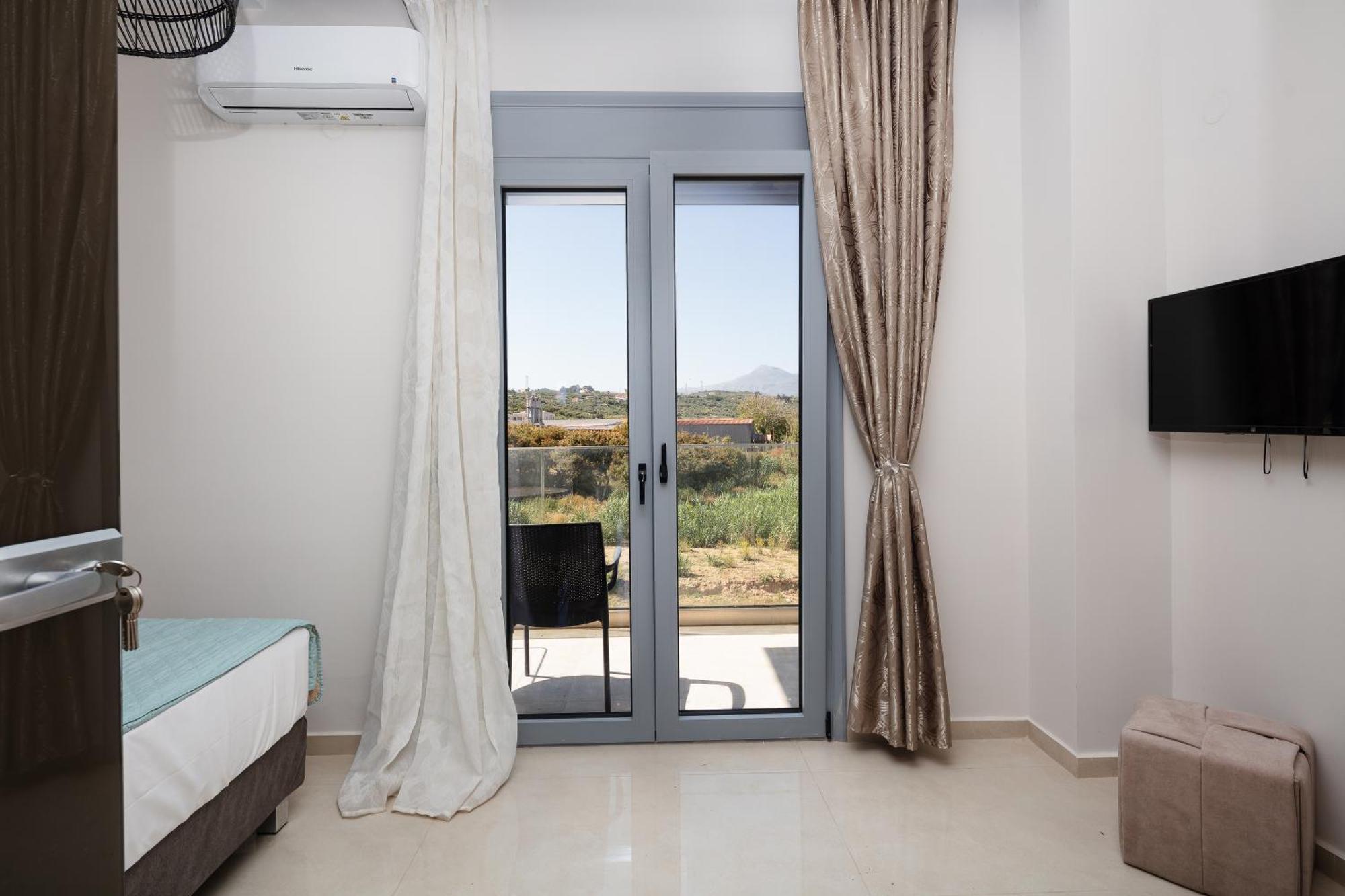 Hotel Iosifina, 80 Metres From Episkopi Beach! Dhramia Ruang foto