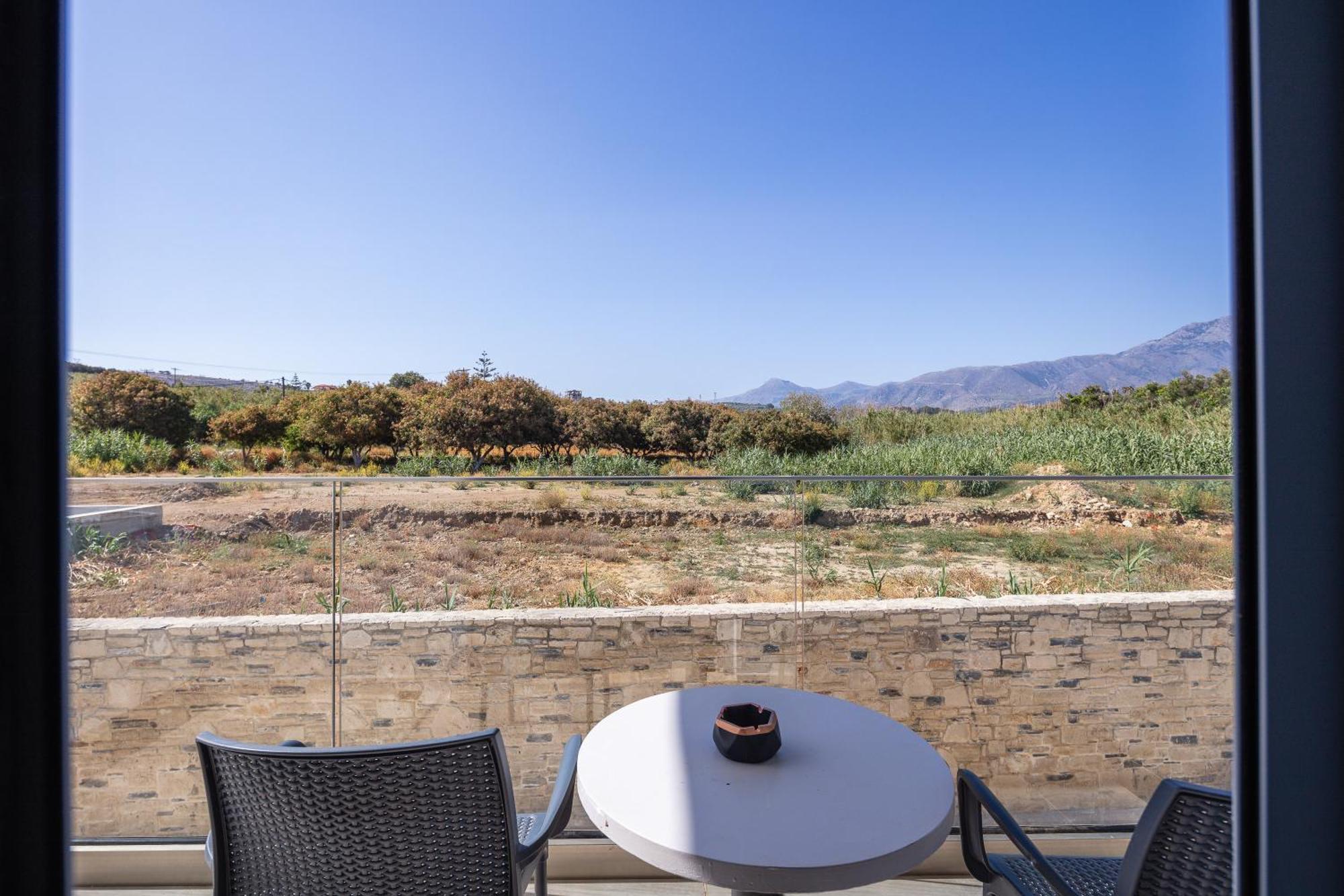 Hotel Iosifina, 80 Metres From Episkopi Beach! Dhramia Ruang foto