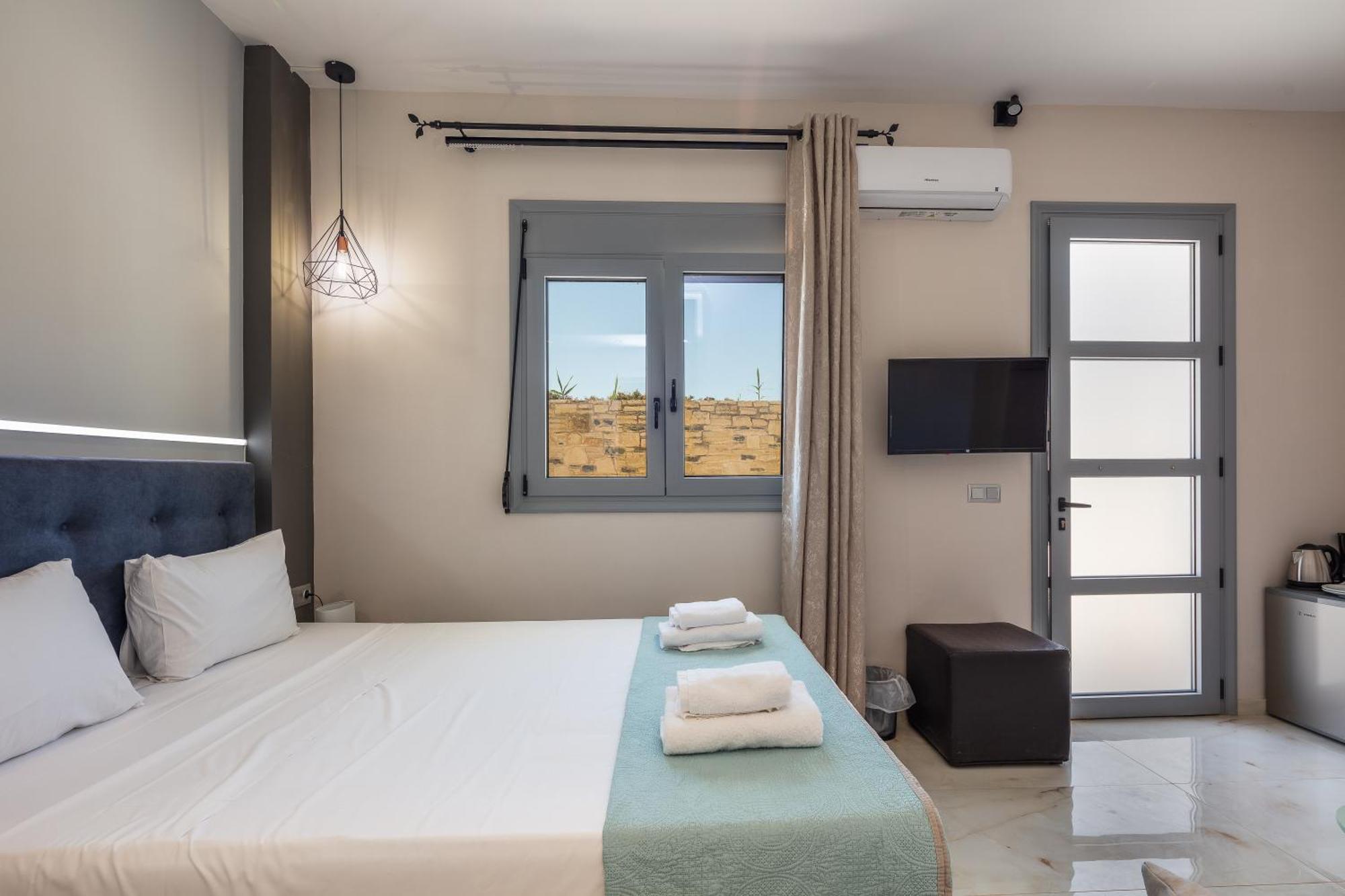 Hotel Iosifina, 80 Metres From Episkopi Beach! Dhramia Bagian luar foto