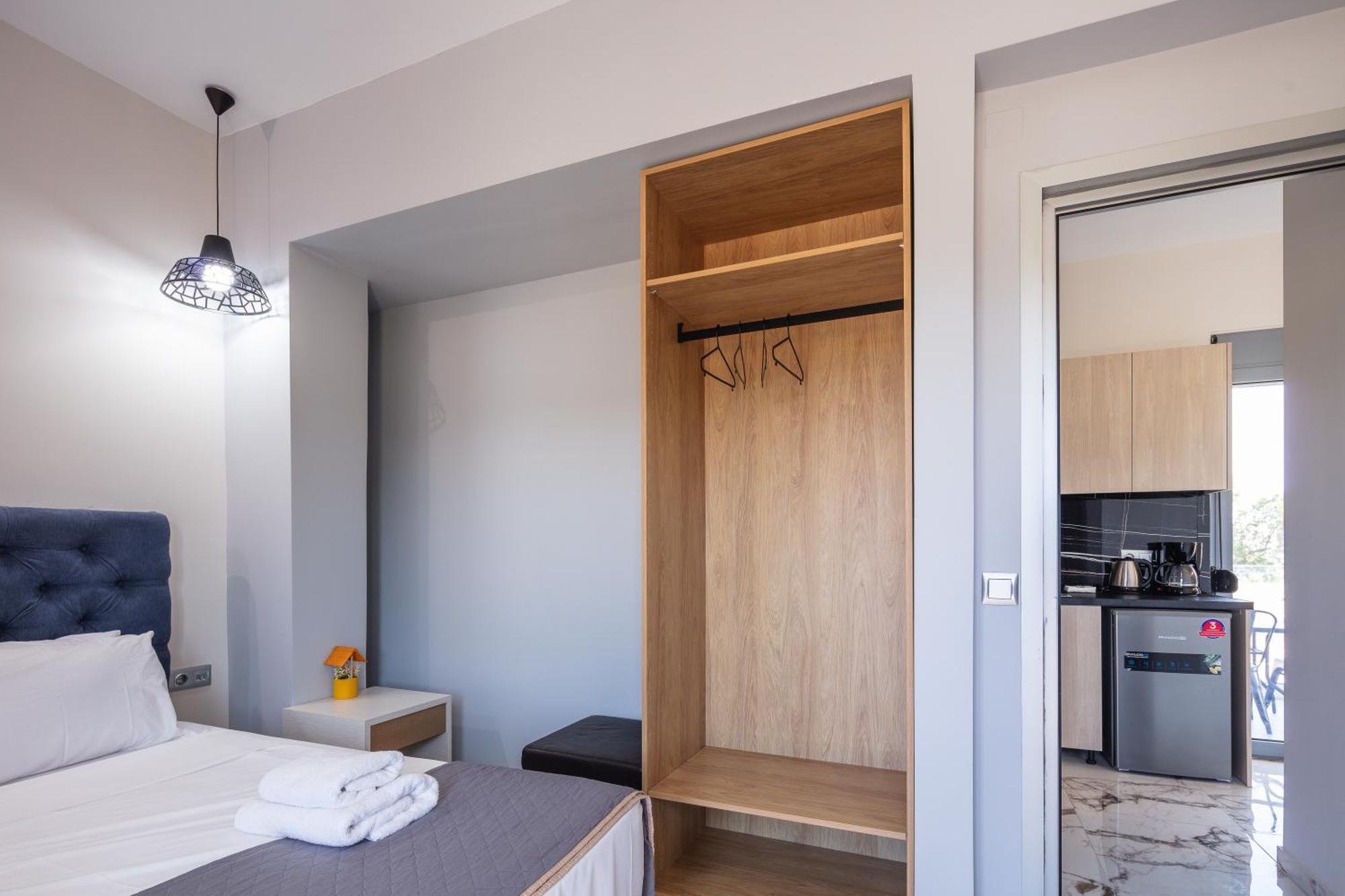 Hotel Iosifina, 80 Metres From Episkopi Beach! Dhramia Ruang foto