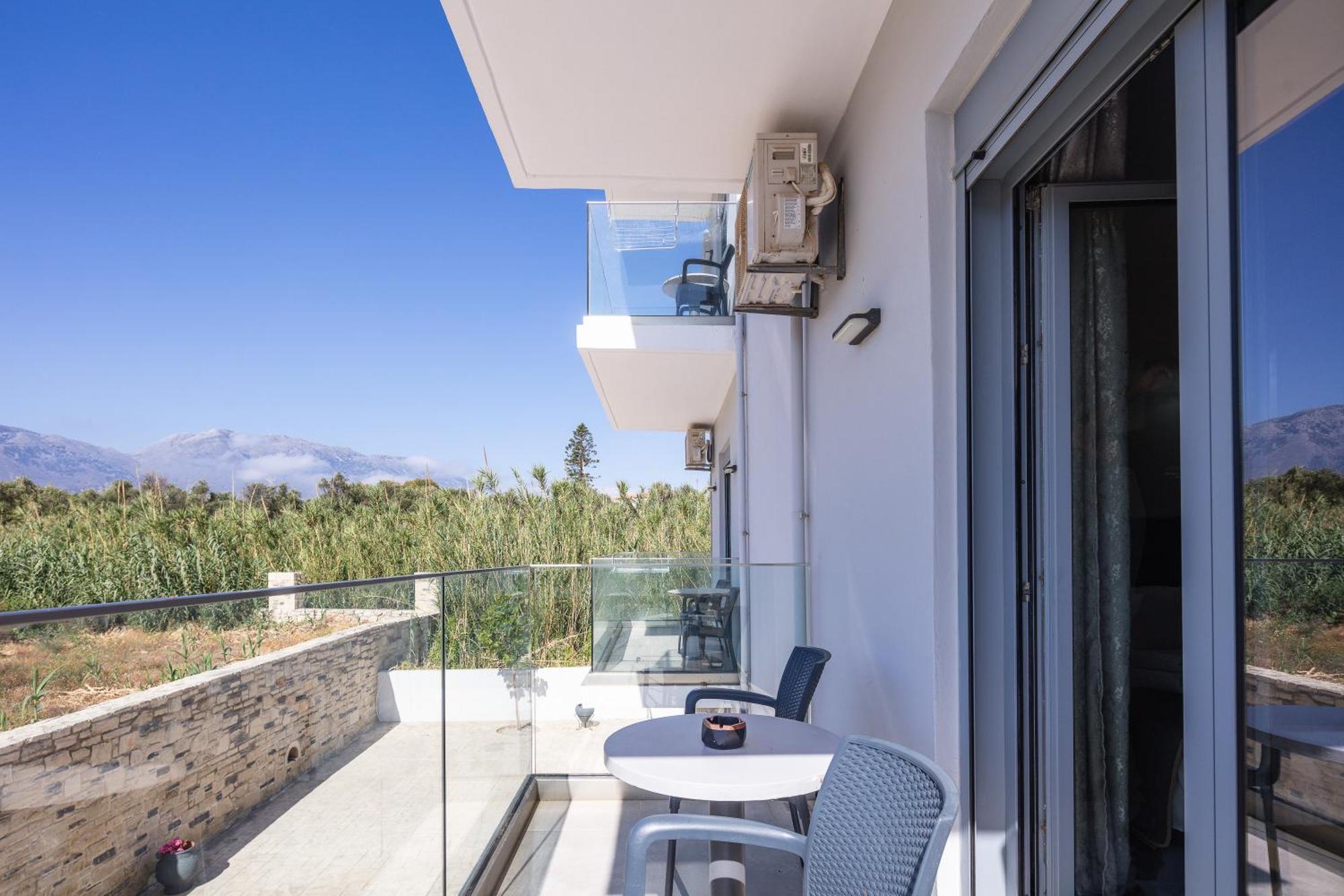 Hotel Iosifina, 80 Metres From Episkopi Beach! Dhramia Bagian luar foto