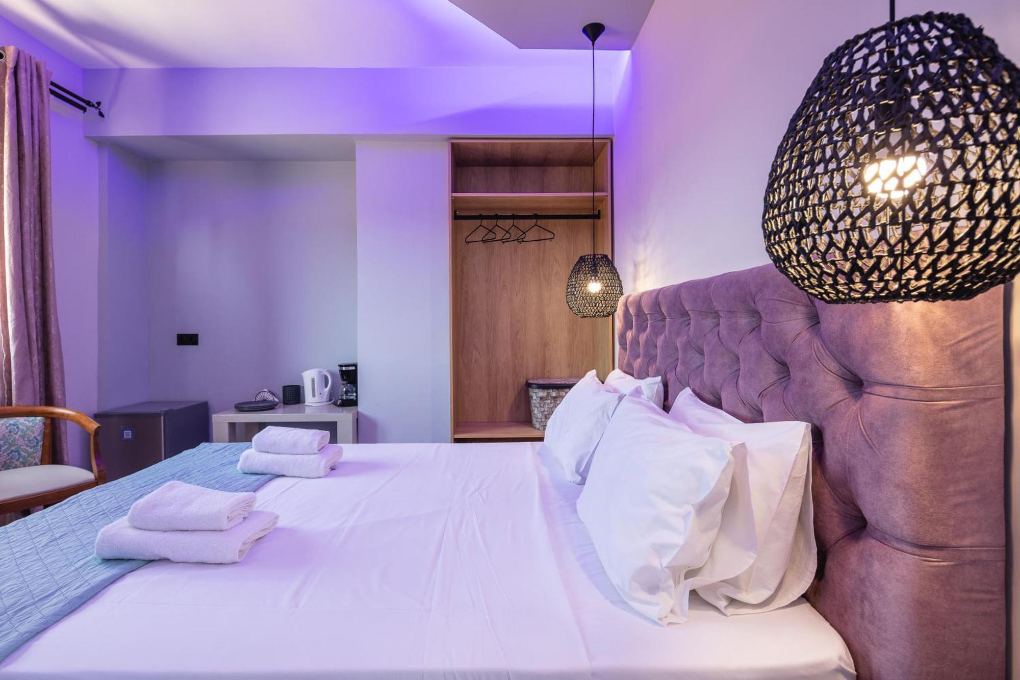 Hotel Iosifina, 80 Metres From Episkopi Beach! Dhramia Bagian luar foto