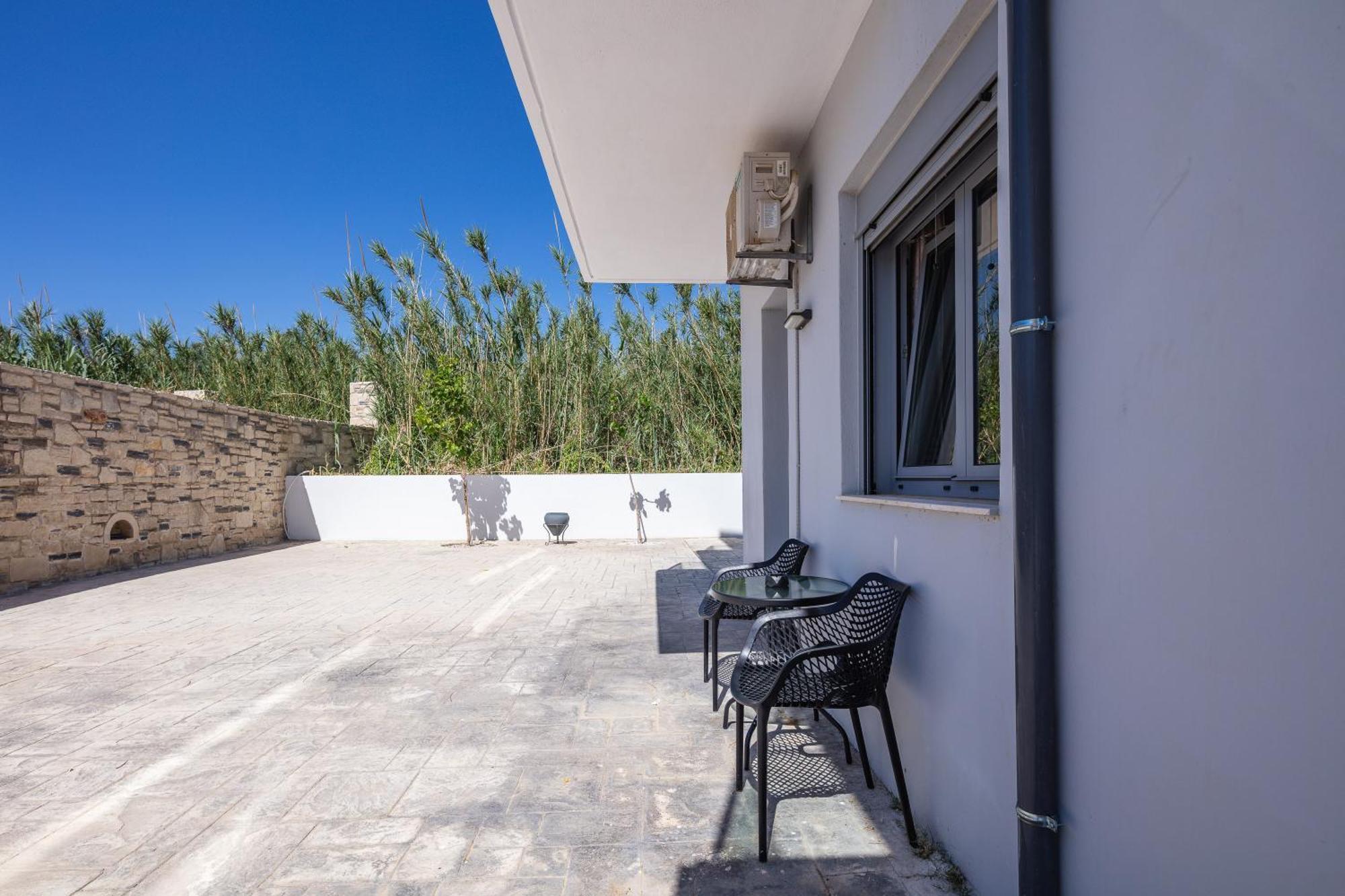 Hotel Iosifina, 80 Metres From Episkopi Beach! Dhramia Ruang foto
